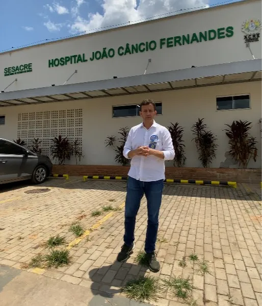 Em Sena Madureira, Velloso defende especialistas permanentes e conclusão do Hospital João Câncio