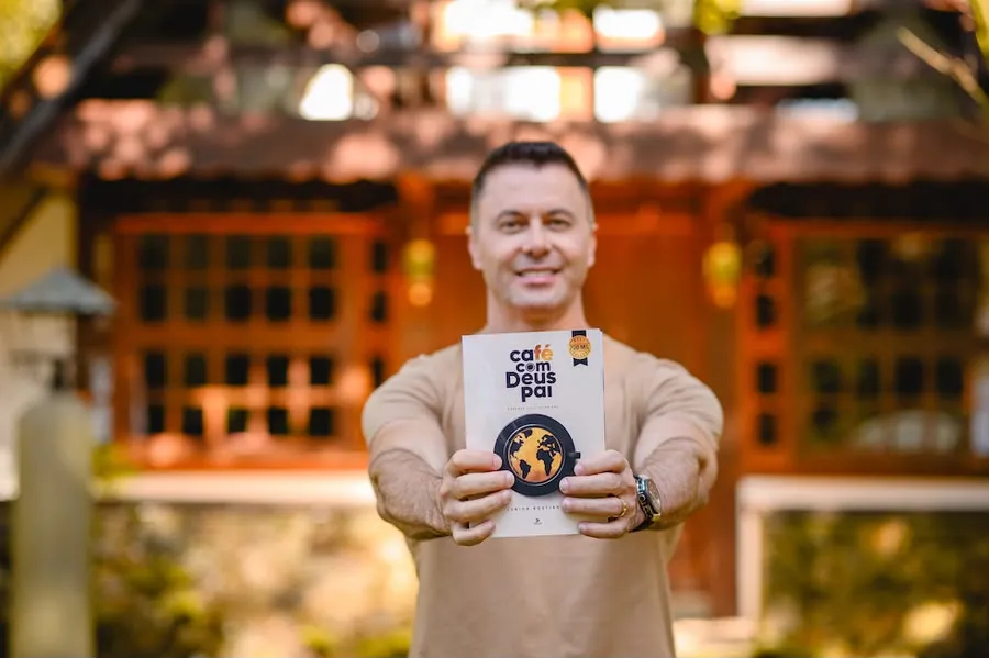 Autor de “Café com Deus Pai” desembarca no Acre para apresentar nova edição do livro