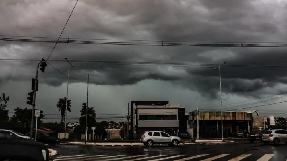 Alerta de tempestade prevê chuva intensa no Acre nesta sexta-feira