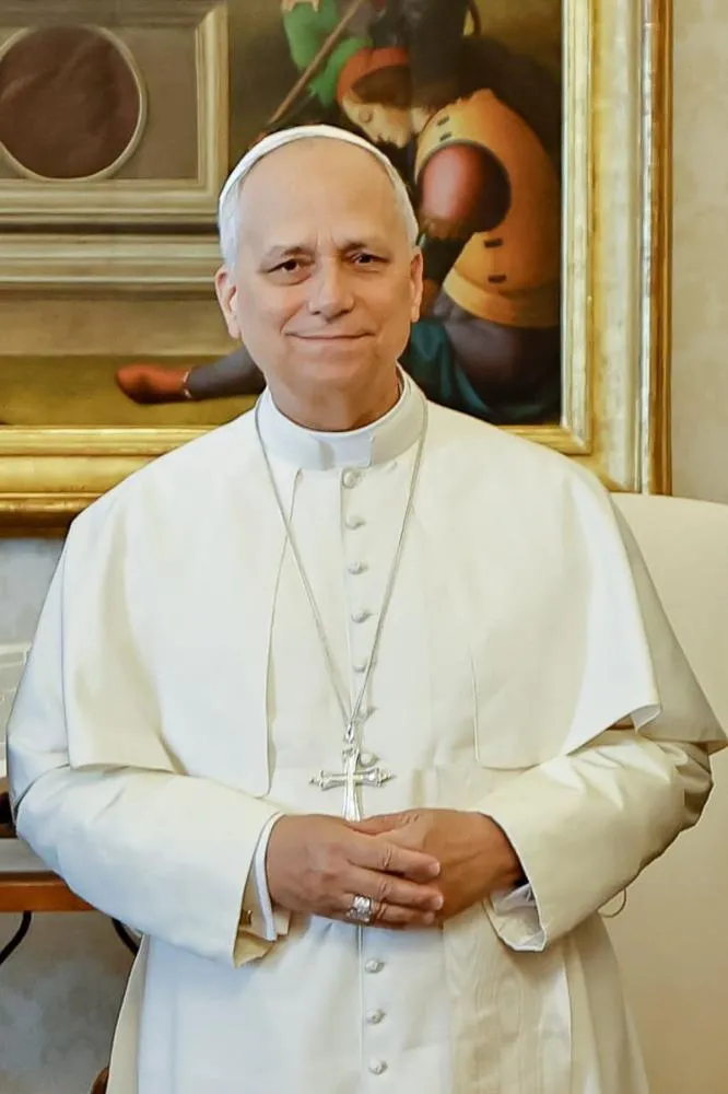 Papa Leão XIV é internado em Roma para retirar nódulo no pulmão; cirurgia será nesta terça-feira