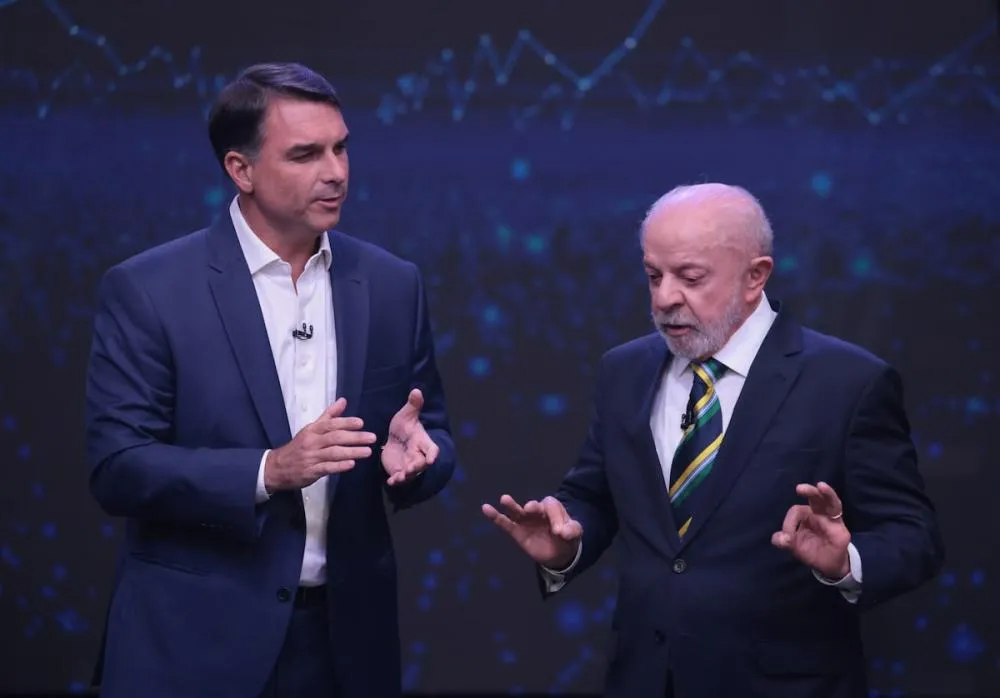 Flávio Bolsonaro e Lula vão ao TSE para formalizar autorização de quebra de sigilos